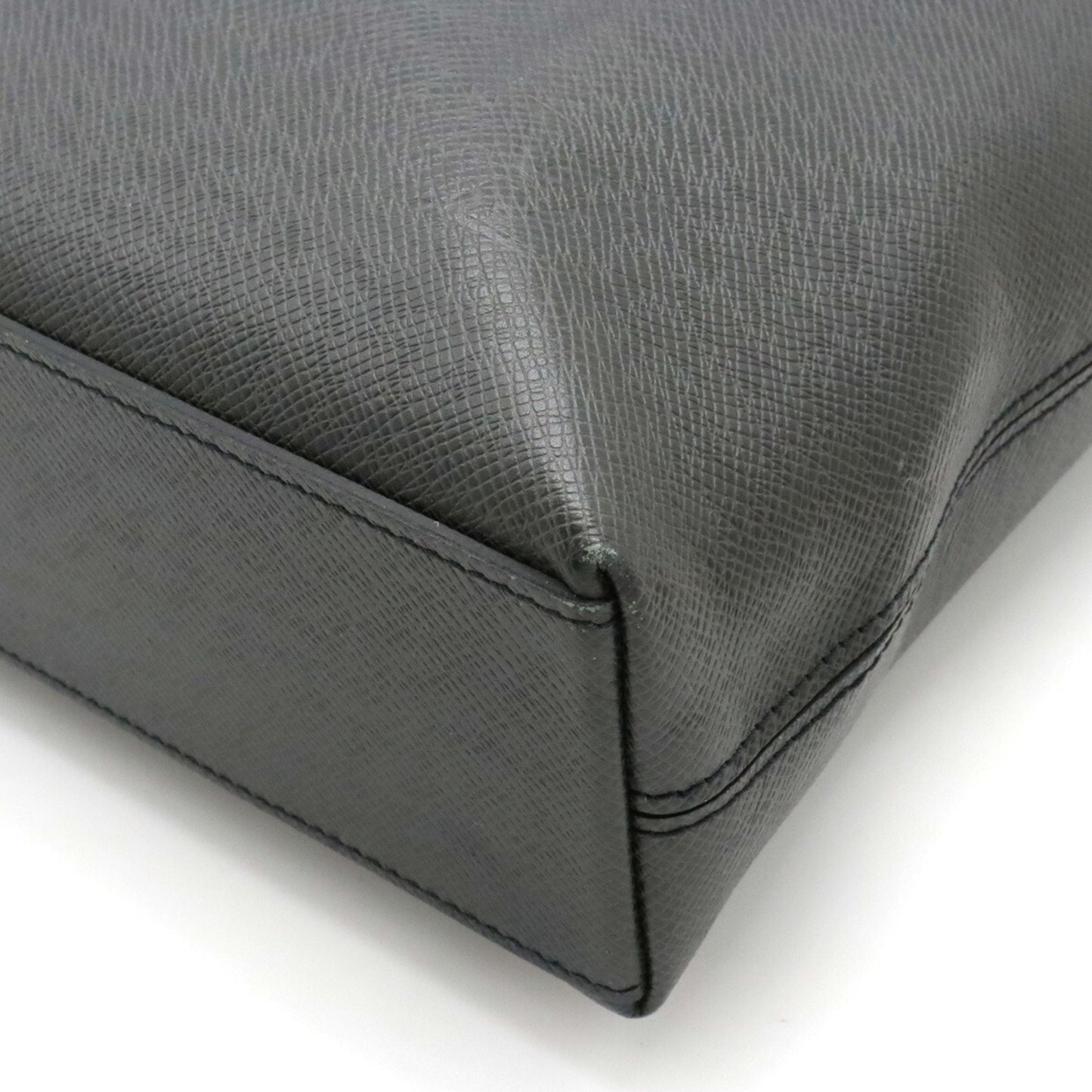 LOUIS VUITTON Taiga Anton Tote Bag Shoulder Leather Noir Black M33433