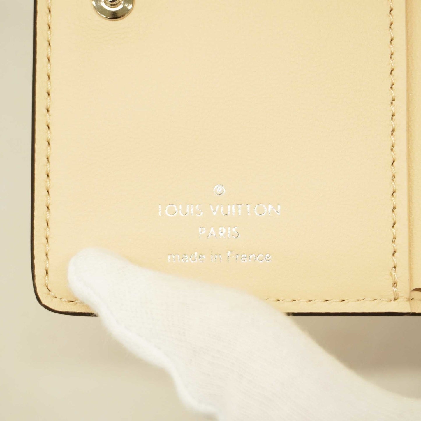LOUIS VUITTONAuth  Mahina Portefeuille Claire M82351 Wallet [bi-fold] Beige