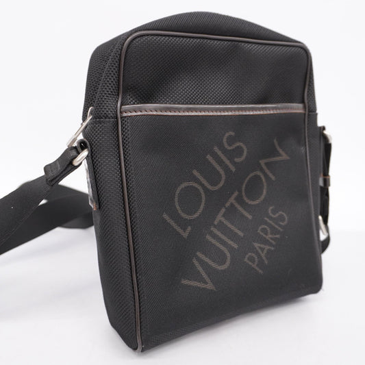 LOUIS VUITTONAuth  Damier Geant Citadan NM M93223 Shoulder Bag Noir