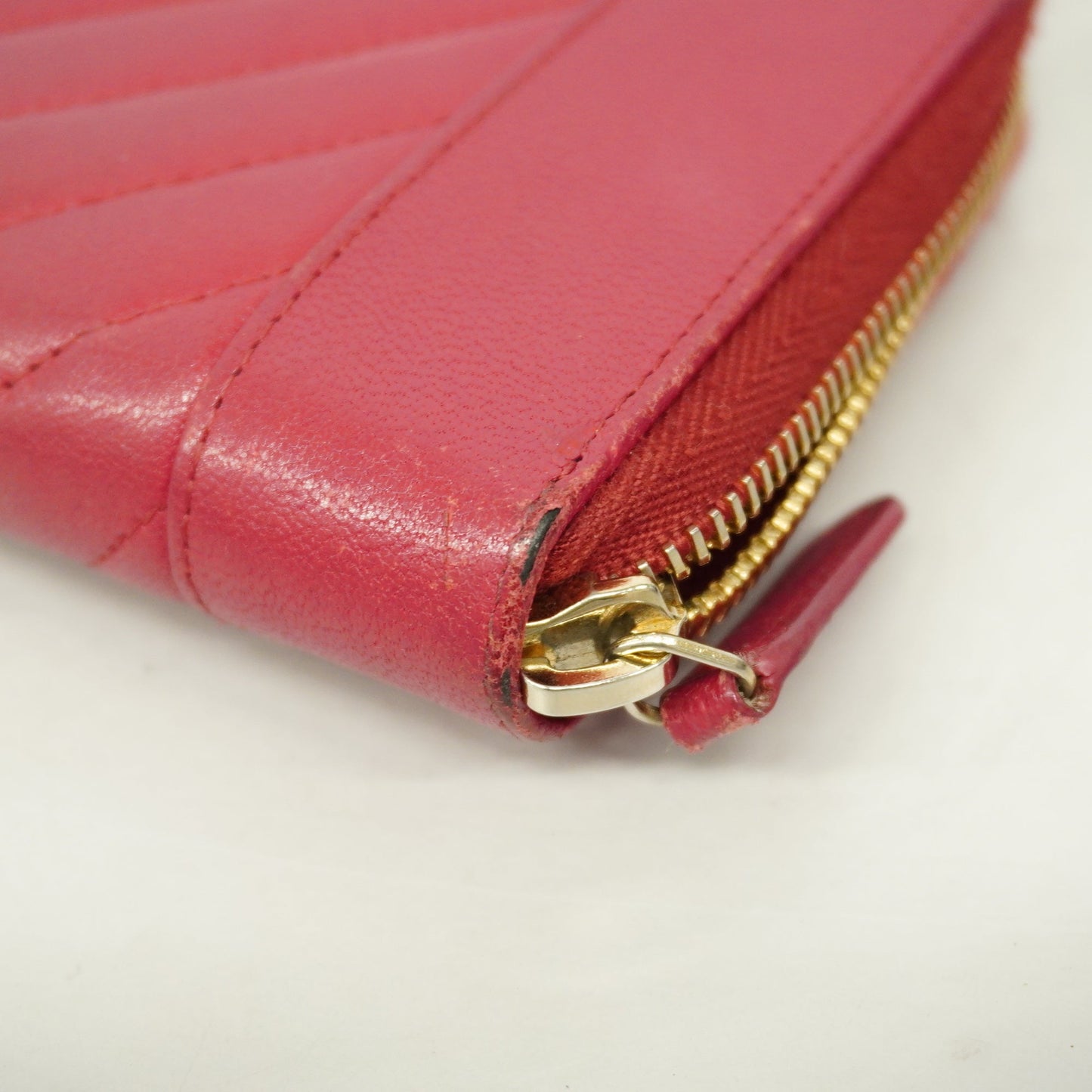 ChanelAuth  V-stitch Gold Hardware Women's Lambskin Long Wallet [bi-fold] Pink