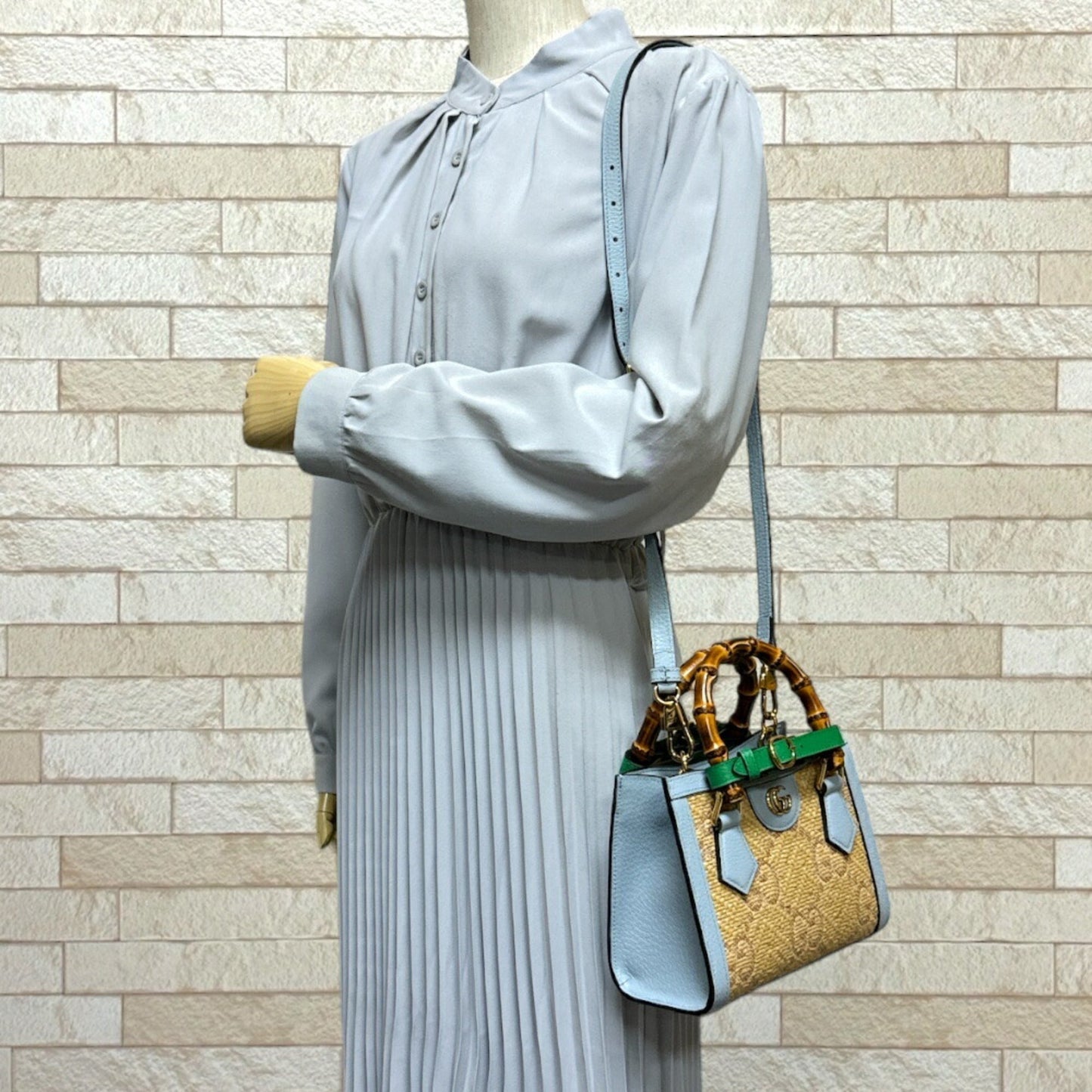 Gucci Beige Bamboo Shoulder Bag