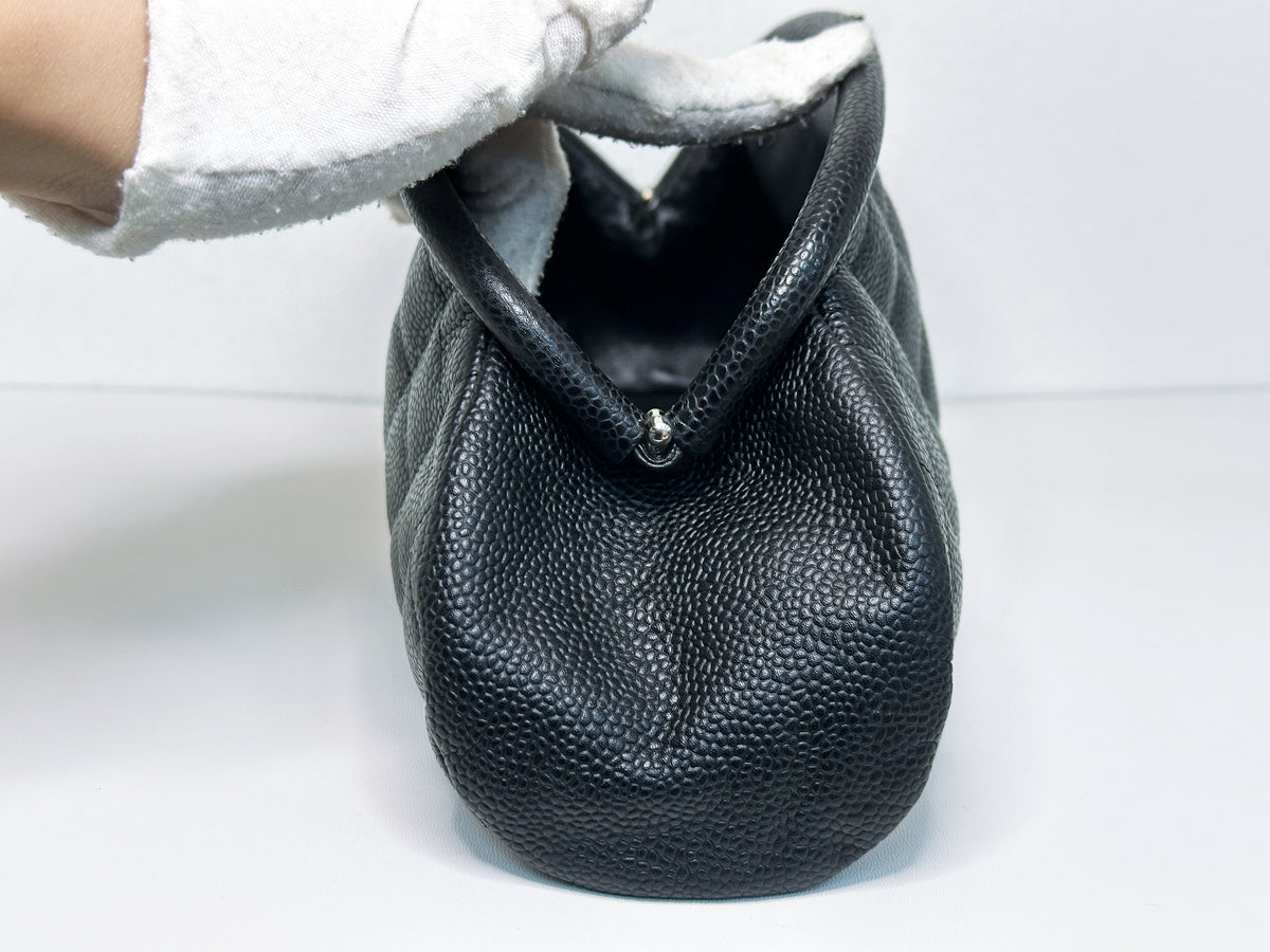 Chanel Quilted Timeless Kisslock Clutch Black Caviar holo 1193