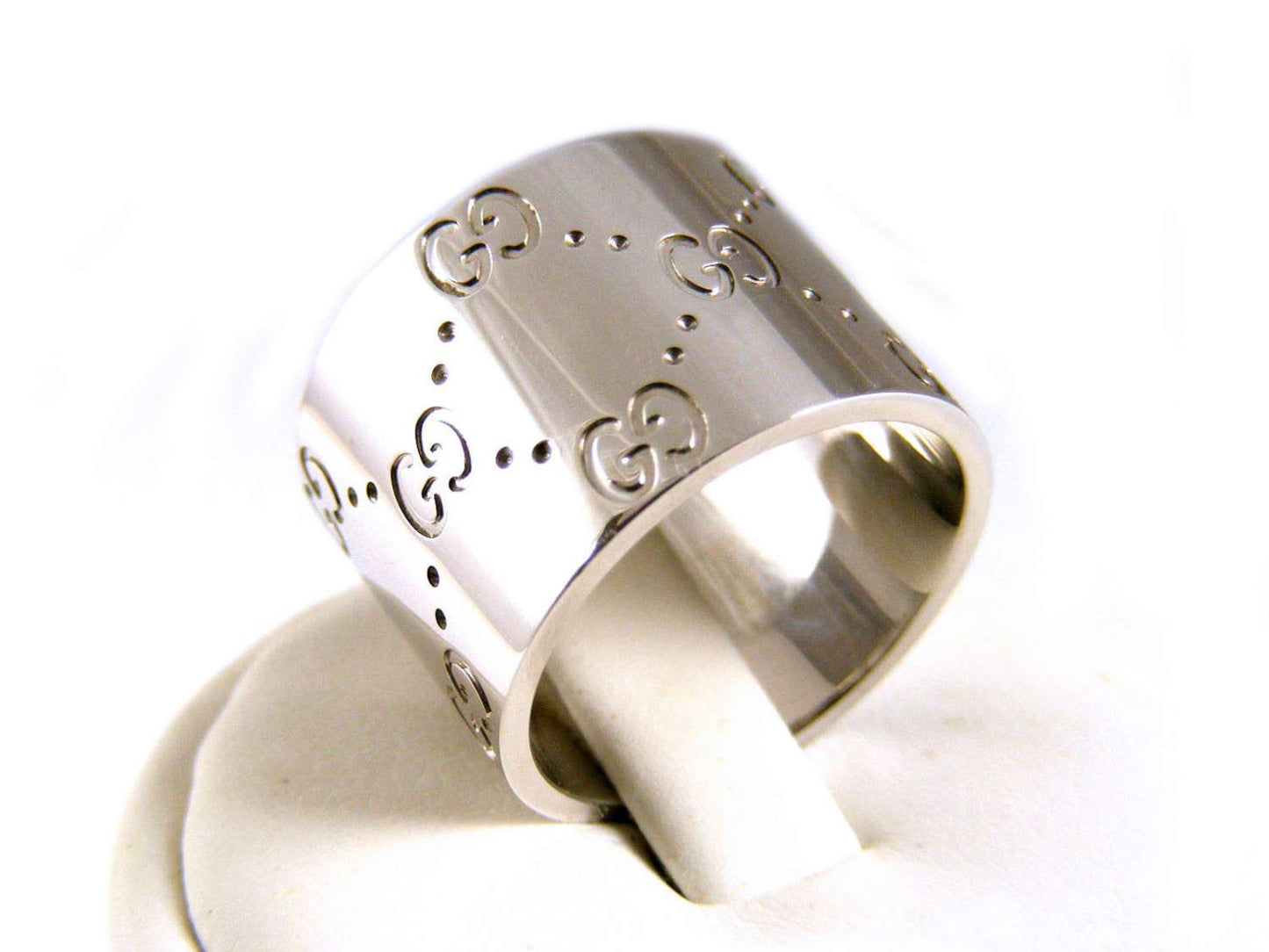 GUCCI RING GG RING 18KT WHITE GOLD