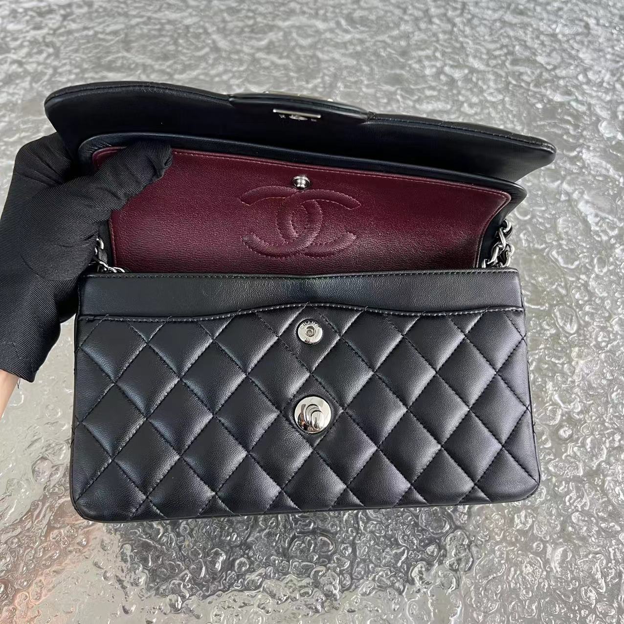 *2019 Receipt* Small Double Flap 23CM Quilted Lambskin Black Silver Hardware Series 27