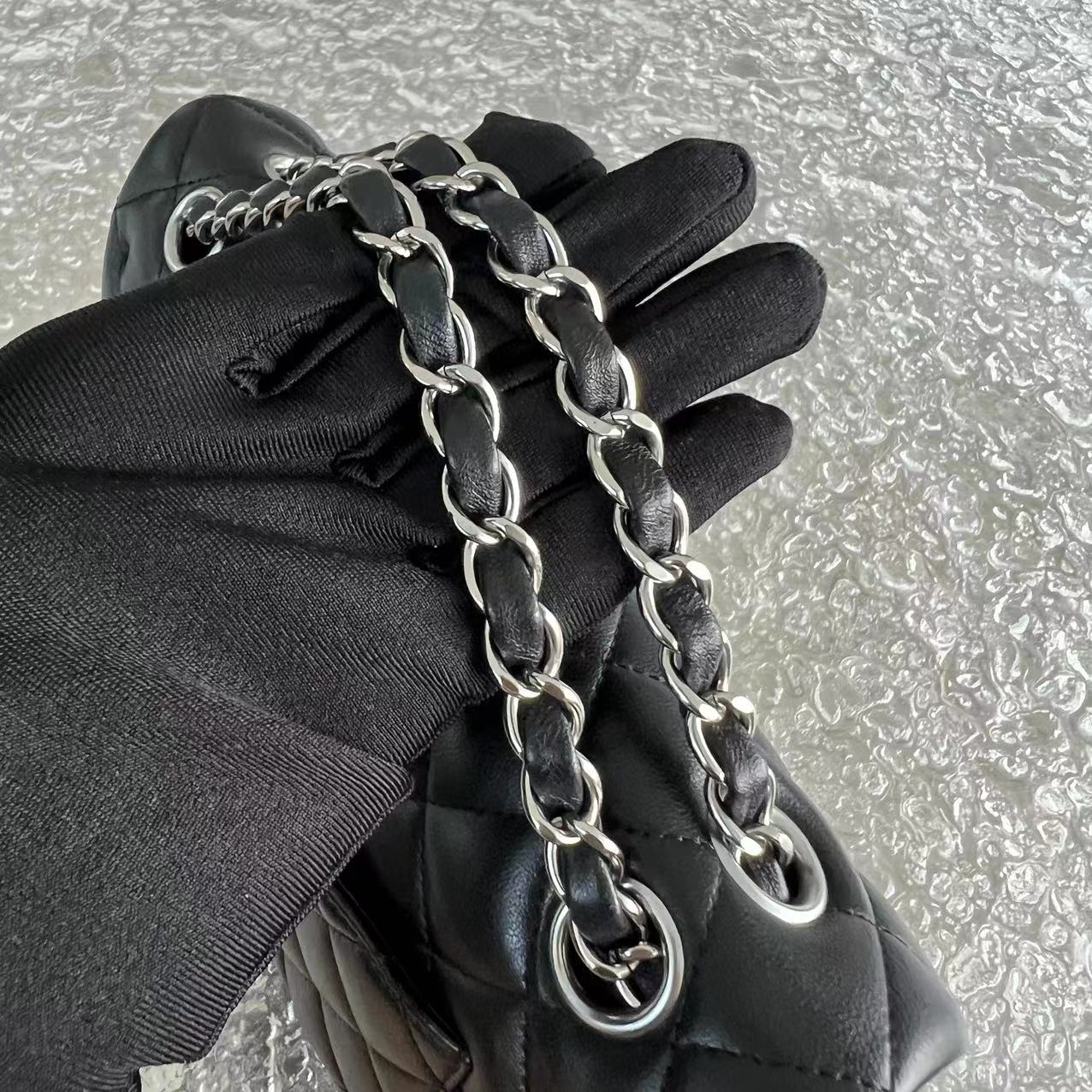 *2019 Receipt* Small Double Flap 23CM Quilted Lambskin Black Silver Hardware Series 27