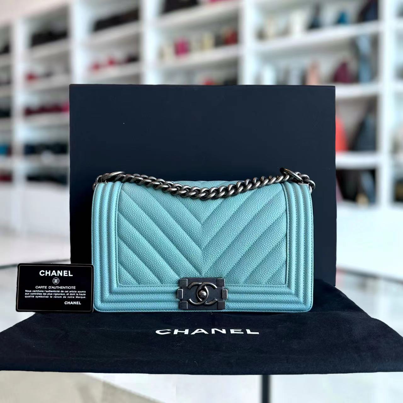 *2019, Series 29* Caviar Old Medium 25CM Chevron Grained Calfskin Light Baby Blue No 29