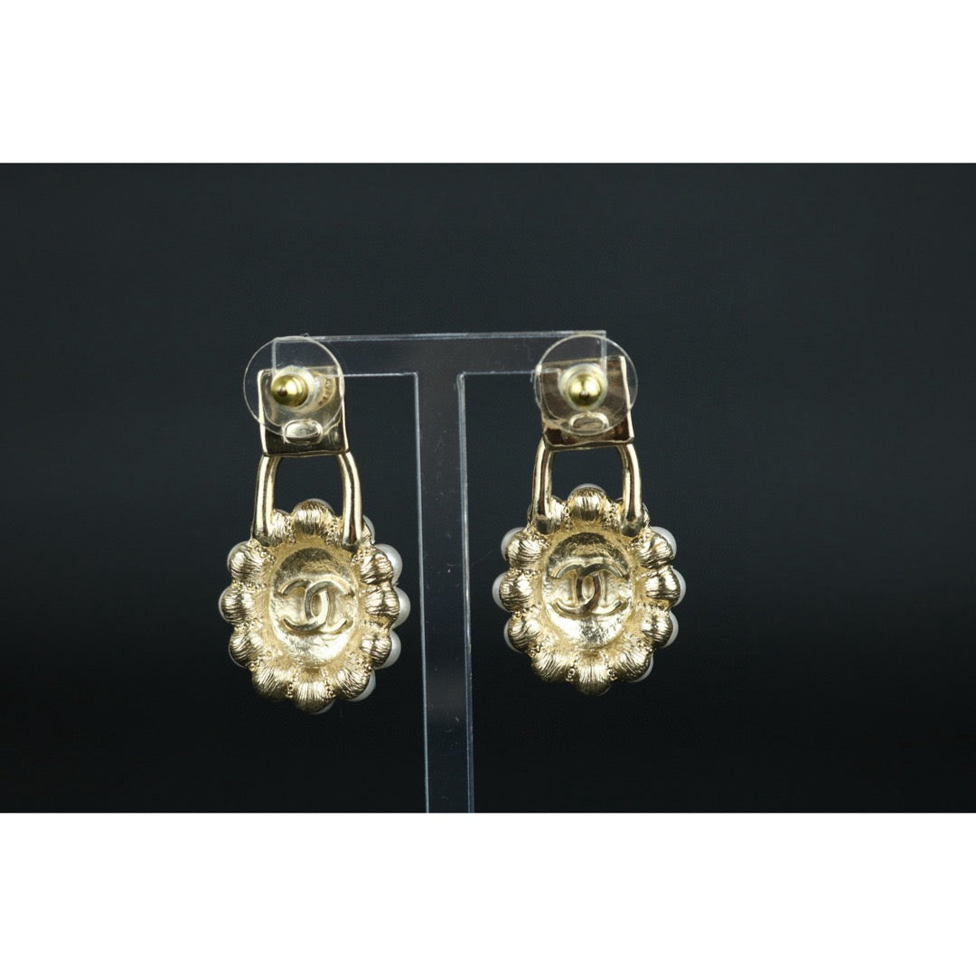 Excellent（Rank SA）｜ CHANEL Coco Mark Zipper pull Pearl Earrings｜X25030106