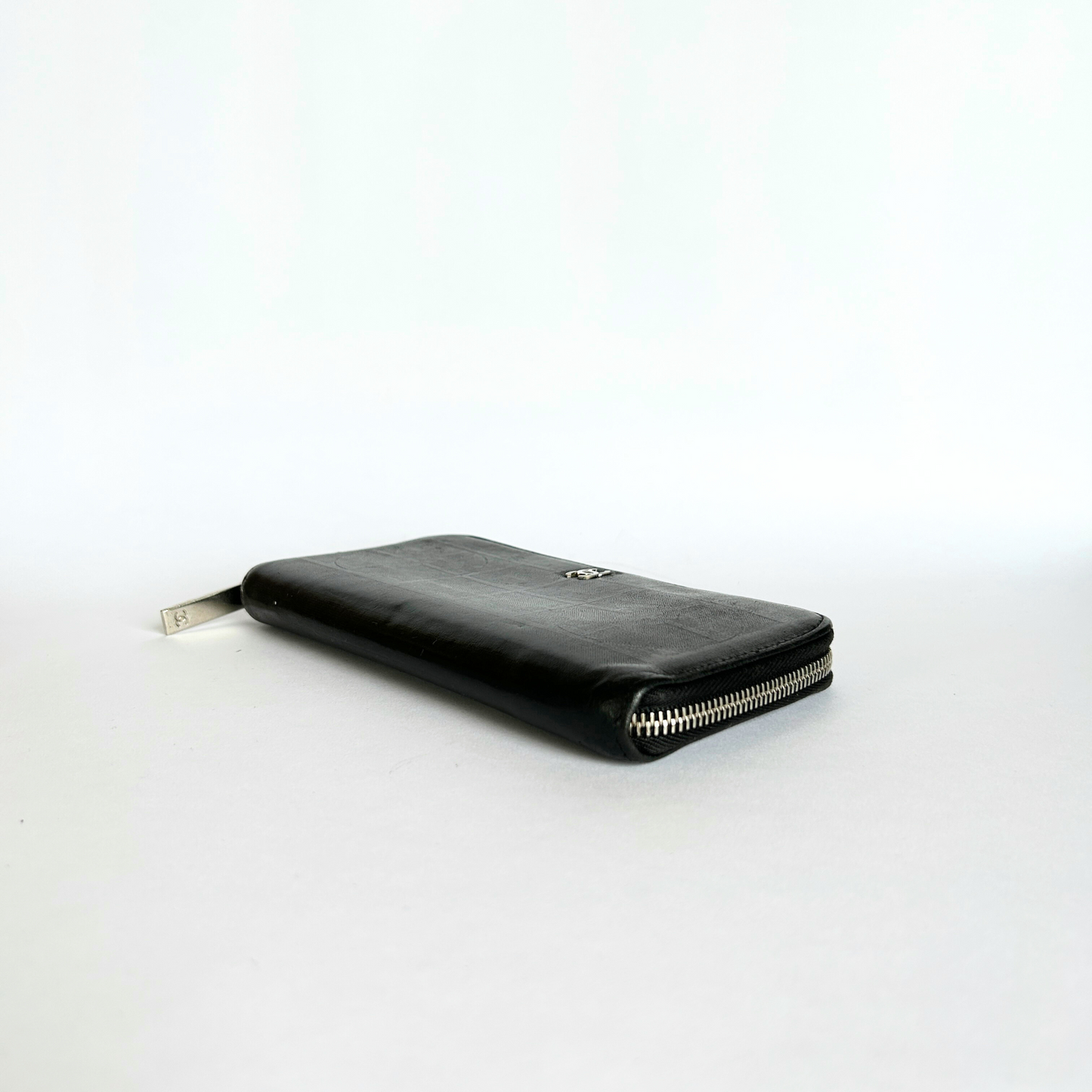 Chanel CC Zipper Wallet in Black Lambskin Leather