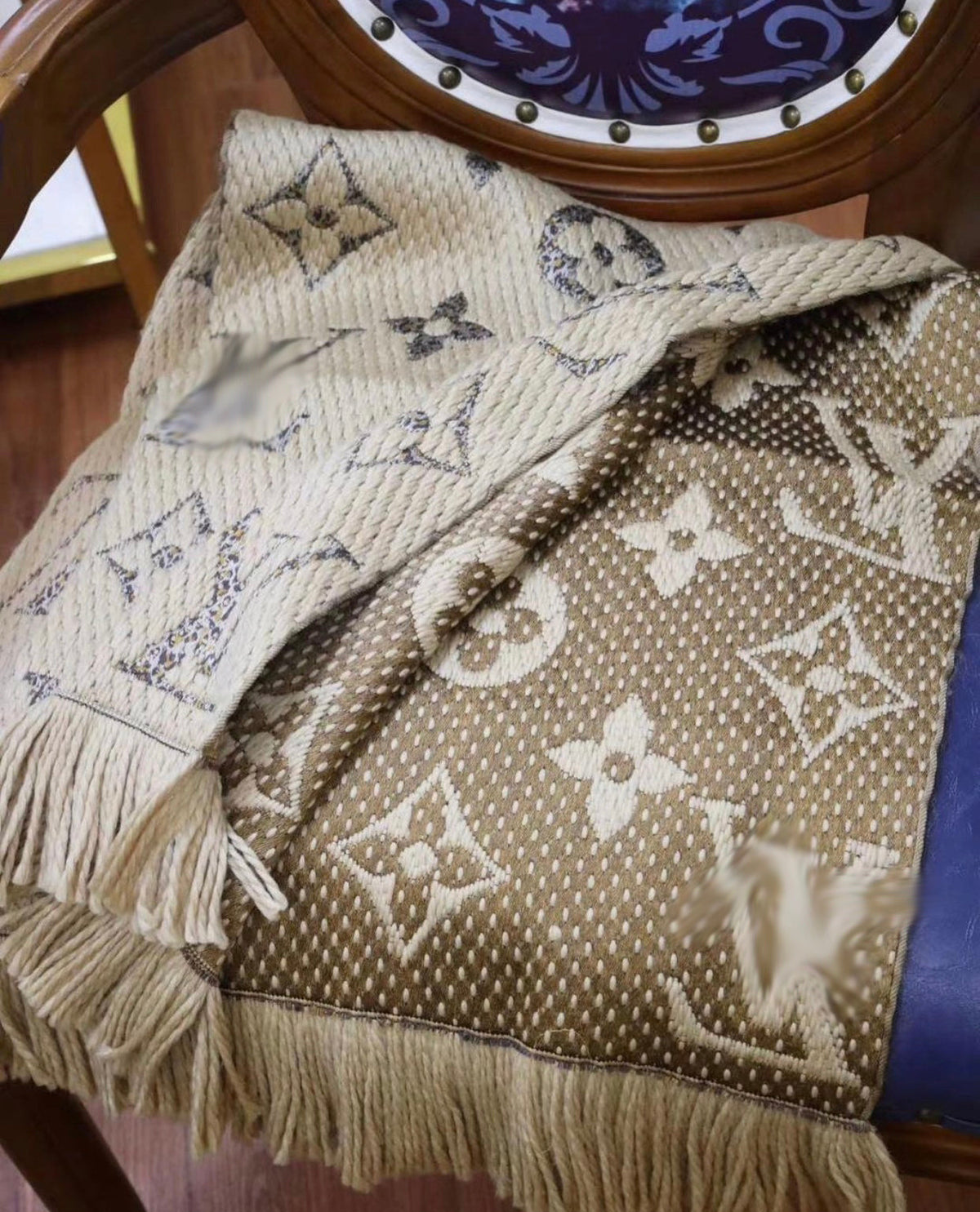 CLTH075 94%wool,4% Pure Silk,3%Dacron175x30x30cm