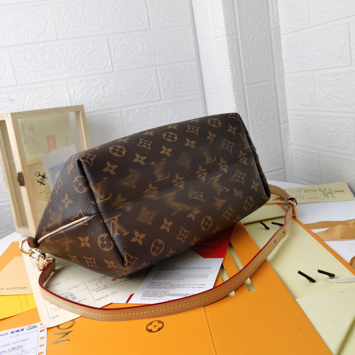 LB276  PM Size:14.2x5.1x9.1inch   MM Size:15x10.2x5.5inch