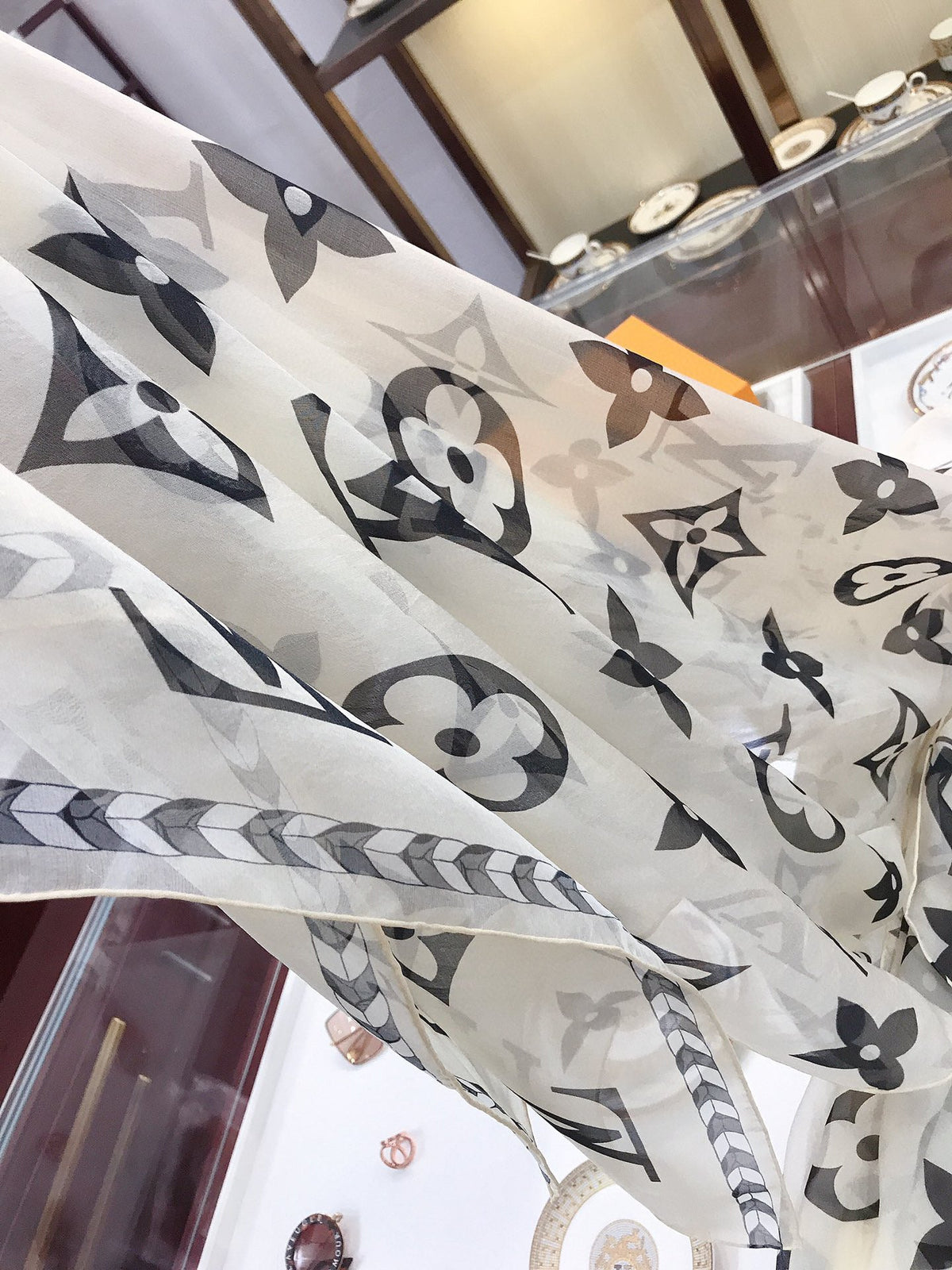 CLTH148 100% silk	200x110cm