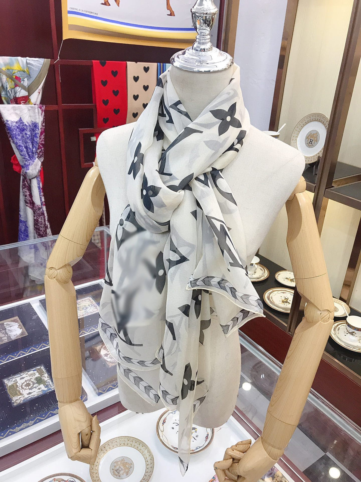 CLTH149 100% silk 200x110cm
