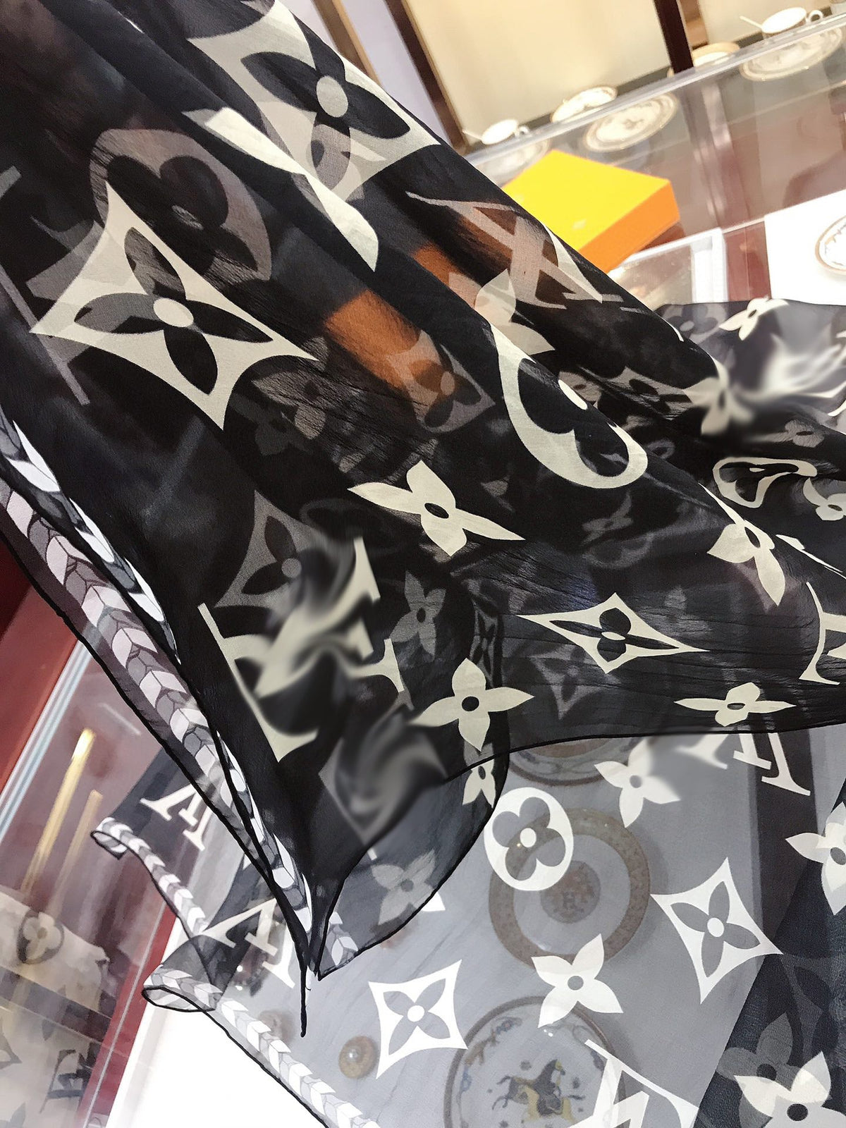 CLTH149 100% silk 200x110cm