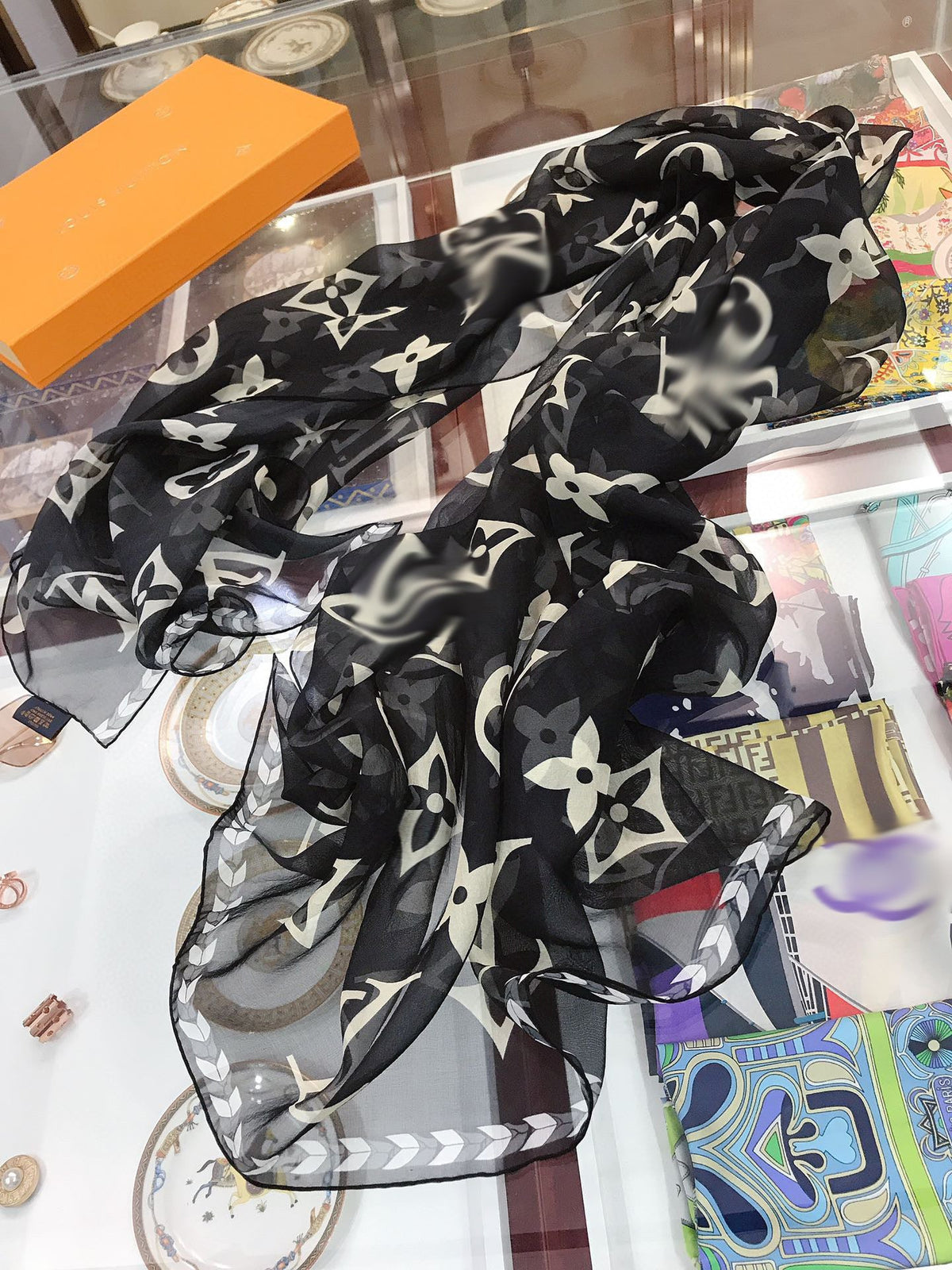 CLTH149 100% silk 200x110cm