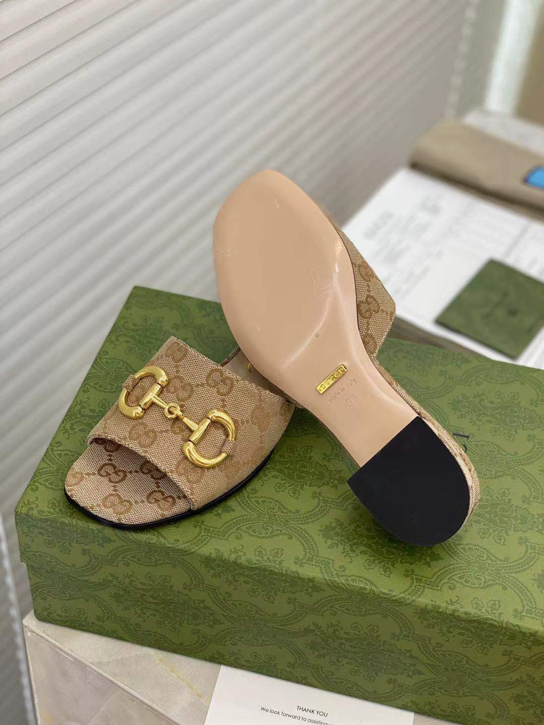 SE557 Size 4-10  Heels:2.5cm Lining: Sheep skin Sole: Italian leather