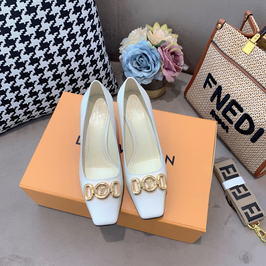 SE568  Size 4-9  Heels:7cm Material: Cowhide  Lining: Sheep skin Sole: Italian leather