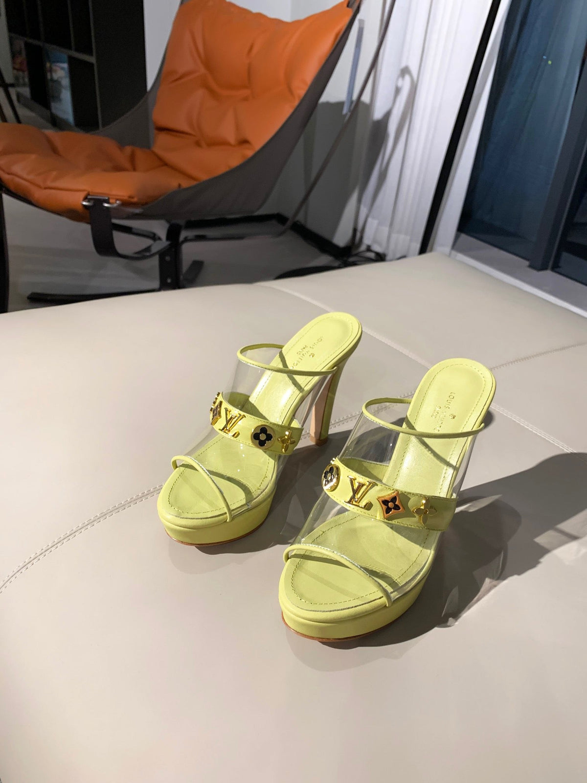 SE572 Size 4-11   Heels:10cm Material: Cowhide  Lining: Sheep skin Sole: Italian leather
