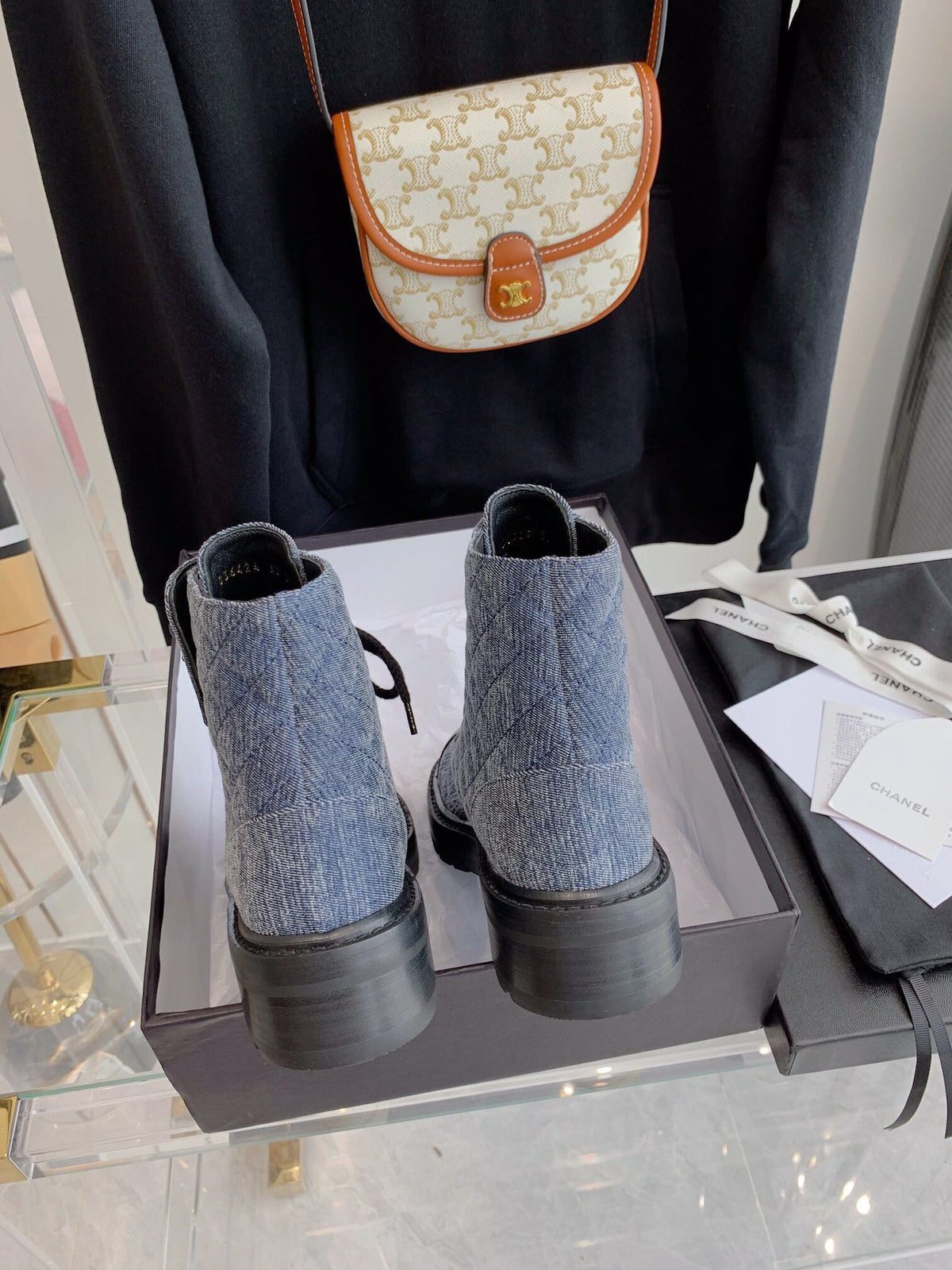 SE626 Size 5-9  Material: Cowhide  Lining: Sheep skin Sole: Rubber