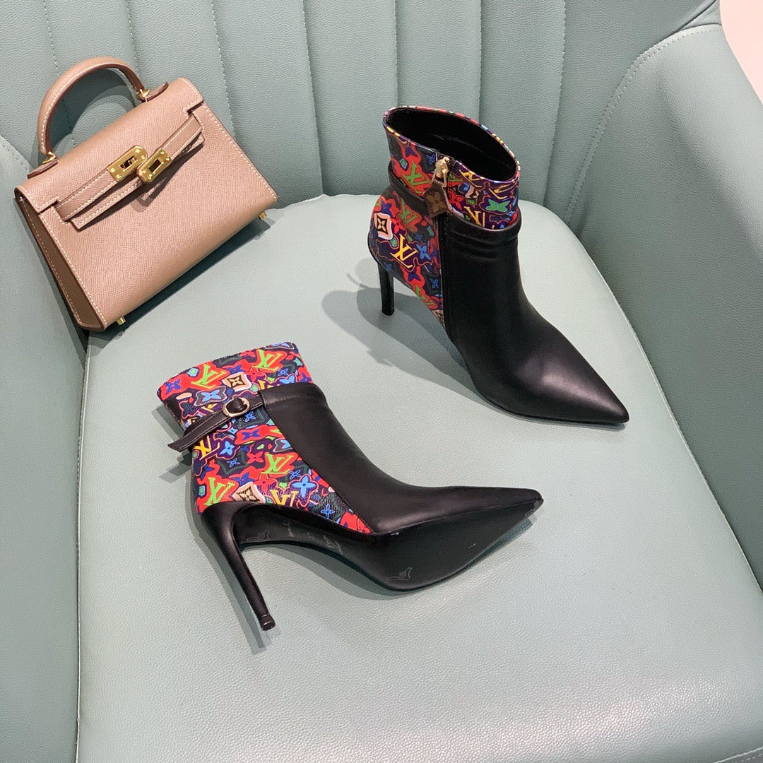 SE636 Size 4-11 Heels:10.5cm Material: Cowhide  Lining: Sheep skin Sole: Italian leather
