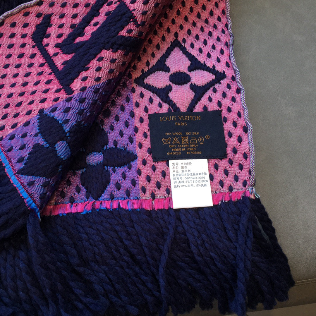 CLTH186  94%wool, 6% Pure Silk	174x30cm