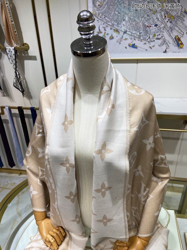 CLTH187   70%Wool, 30% Pure Silk	70x200cm