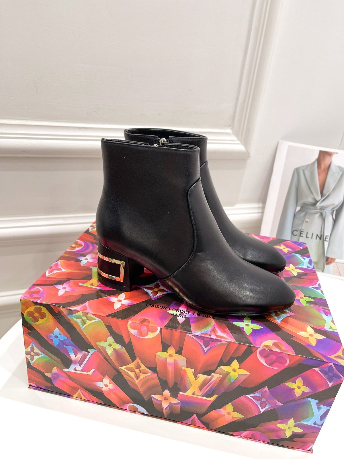SE669  Size 4-9   Heels:5cm Material: Cowhide  Lining: Sheep skin Sole: Italian leather