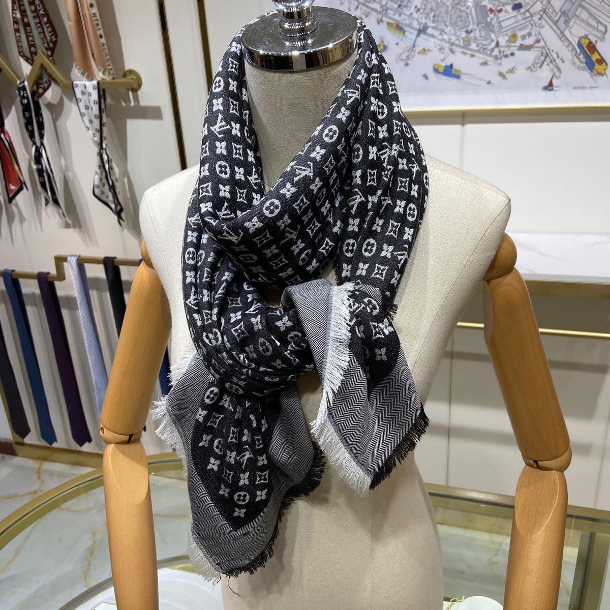 CLTH201  60%Wool, 40%Silk  120x120cm