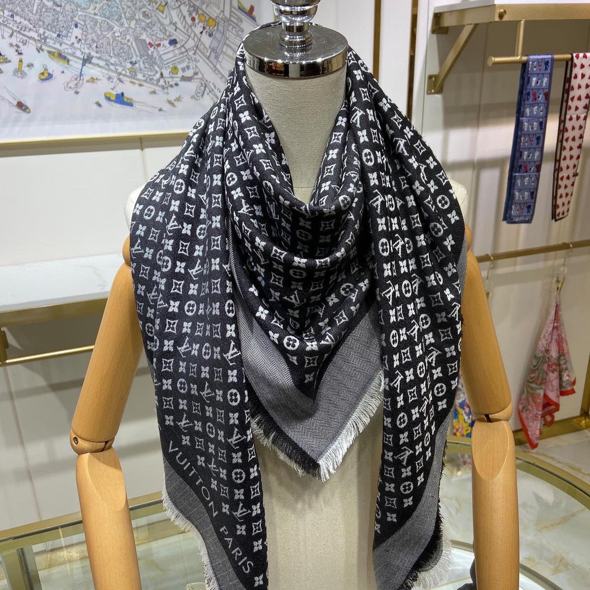 CLTH201  60%Wool, 40%Silk  120x120cm