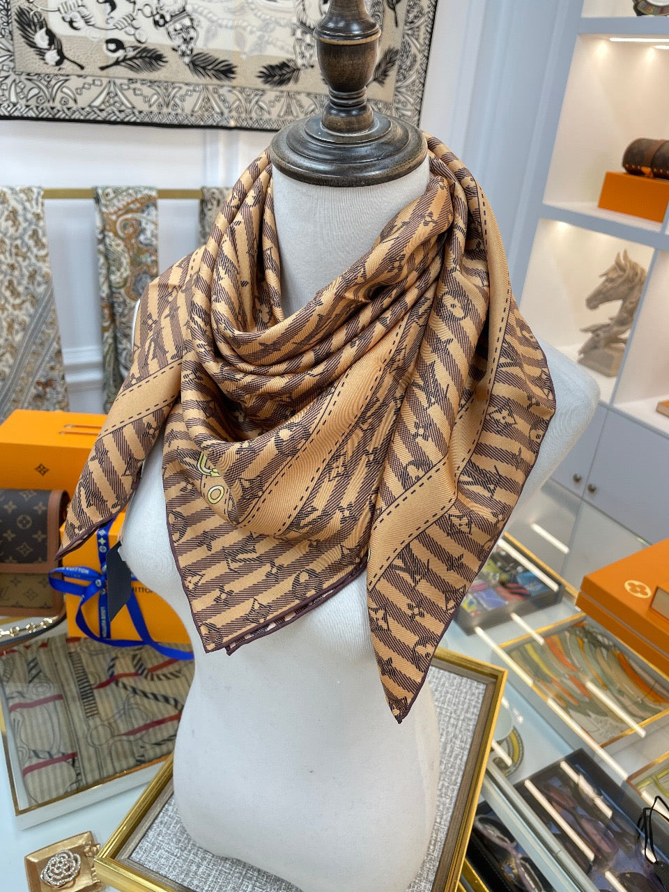 CLTH218   Silk 90x90cm