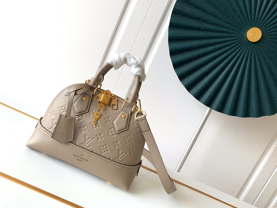 LB597  HIGHEST QUALITY VERSION   S:9.8x7.1x4.7inch  M:12.6x9.4x5.9inch