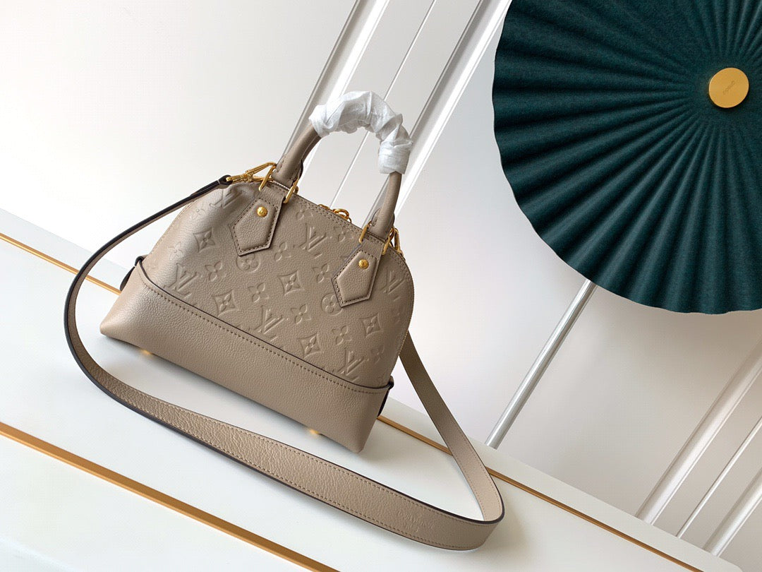 LB597  HIGHEST QUALITY VERSION   S:9.8x7.1x4.7inch  M:12.6x9.4x5.9inch