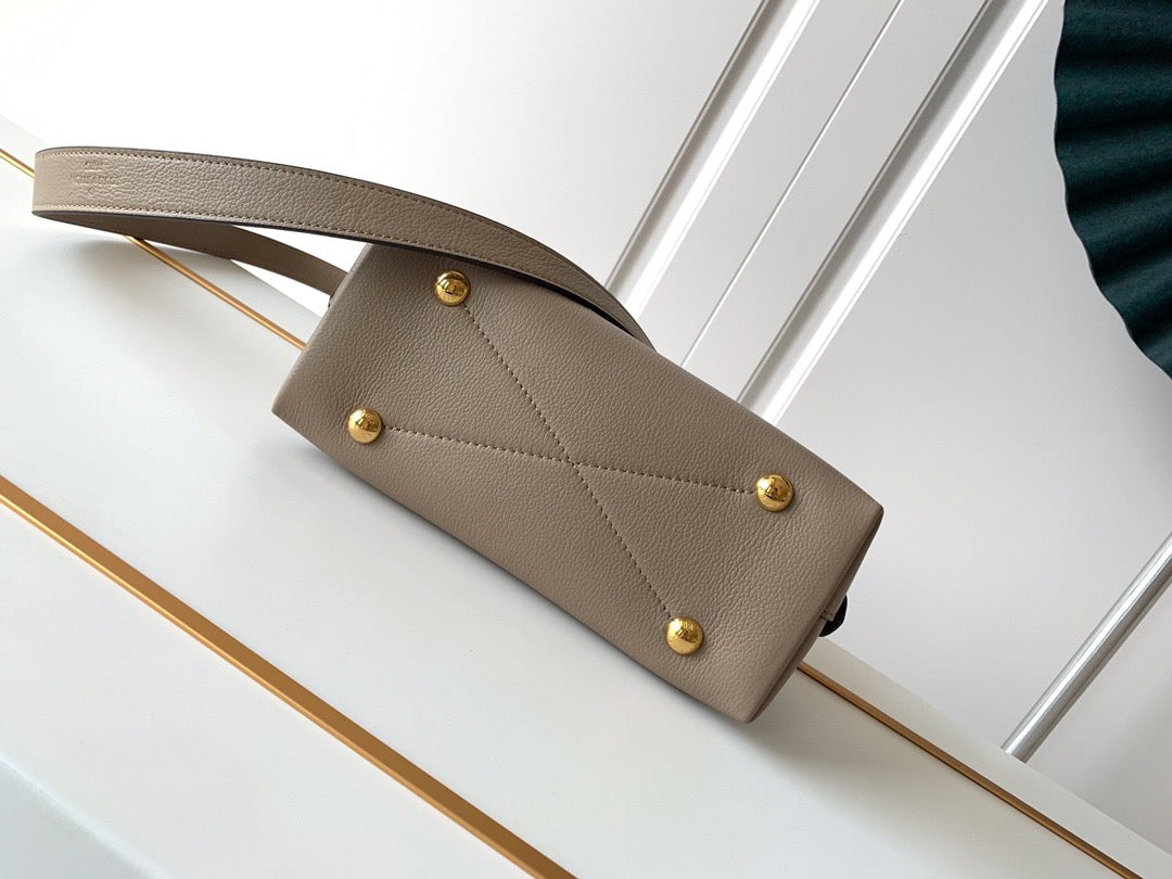 LB597  HIGHEST QUALITY VERSION   S:9.8x7.1x4.7inch  M:12.6x9.4x5.9inch