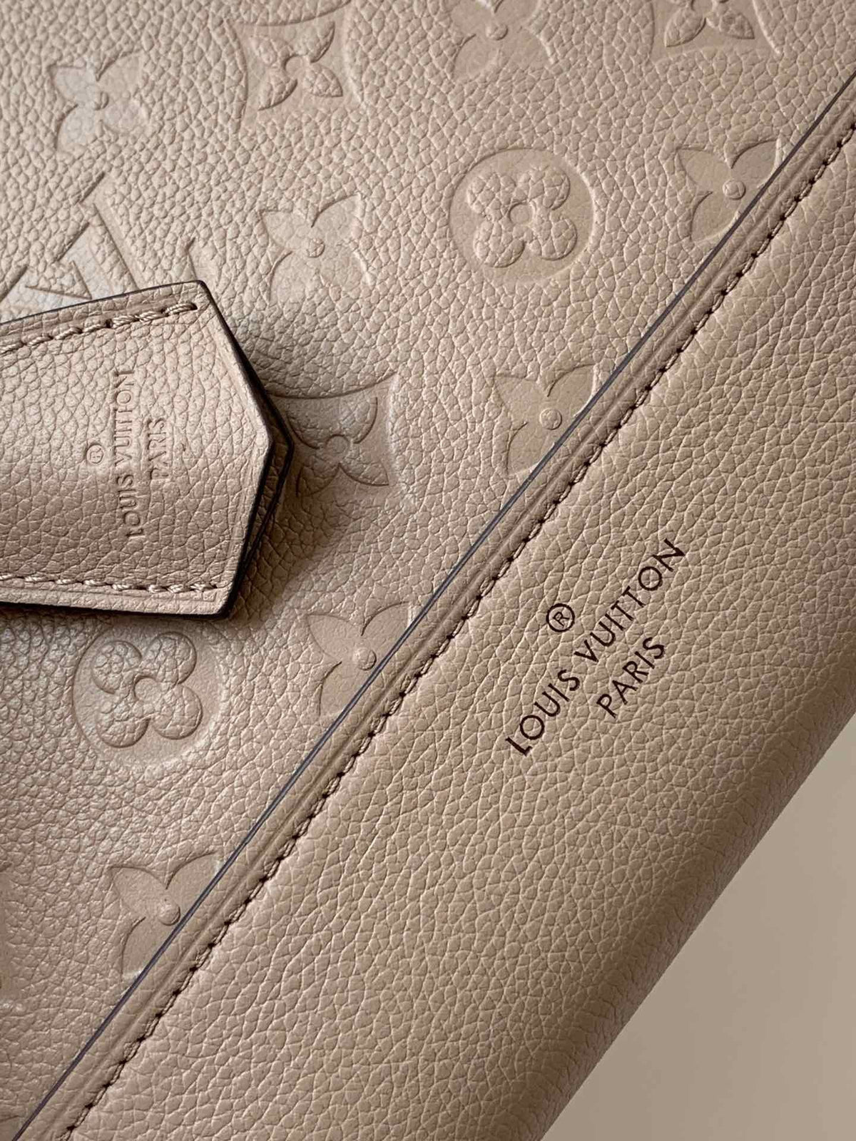 LB598  HIGHEST QUALITY VERSION   S:9.8x7.1x4.7inch  M:12.6x9.4x5.9inch