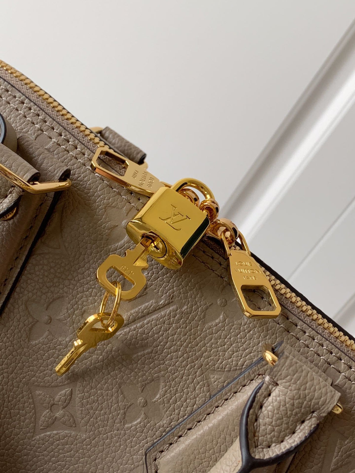 LB598  HIGHEST QUALITY VERSION   S:9.8x7.1x4.7inch  M:12.6x9.4x5.9inch