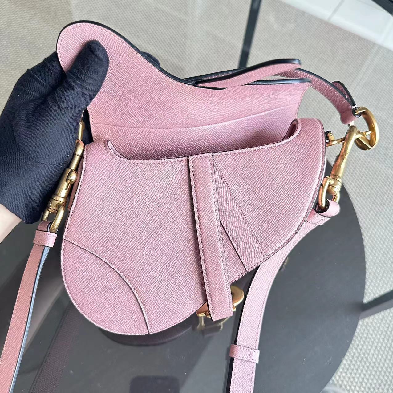 *2022 Strap Version Full Set Receipt* Saddle Small 20CM Grained Calfskin Light Pink GHW