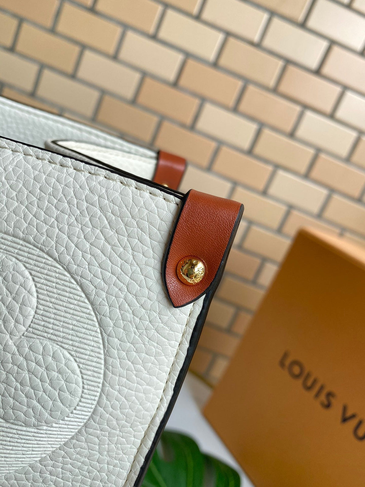 LB625   16.1x13.4x7.5inch