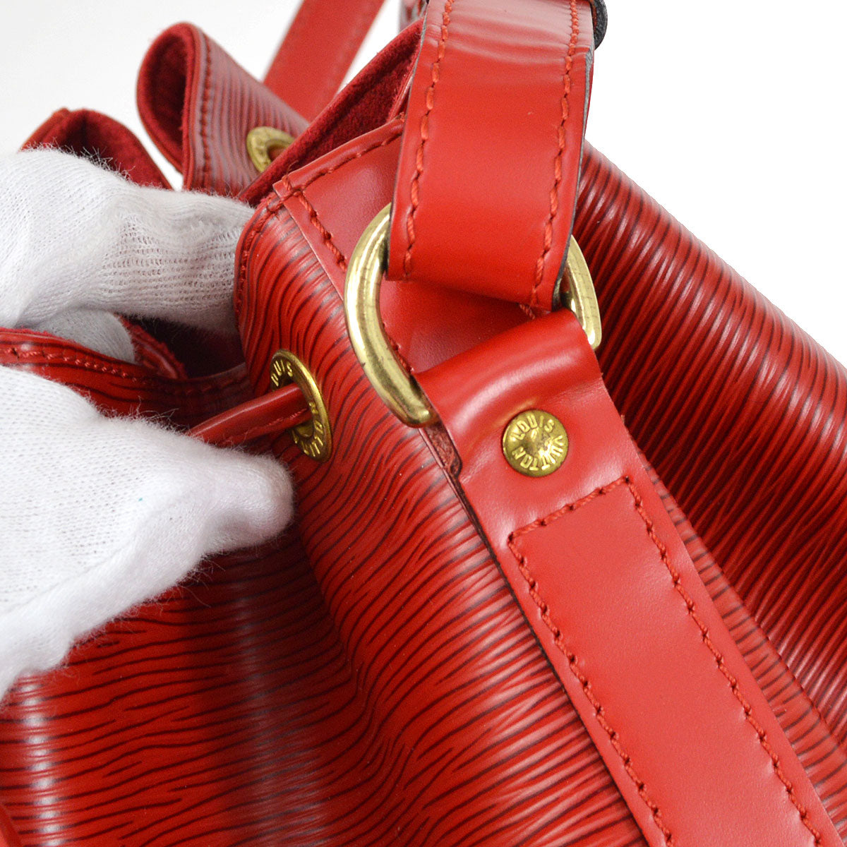 LOUIS VUITTON 2000 PETIT NOE DRAWSTRING SHOULDER BAG RED EPI M44107