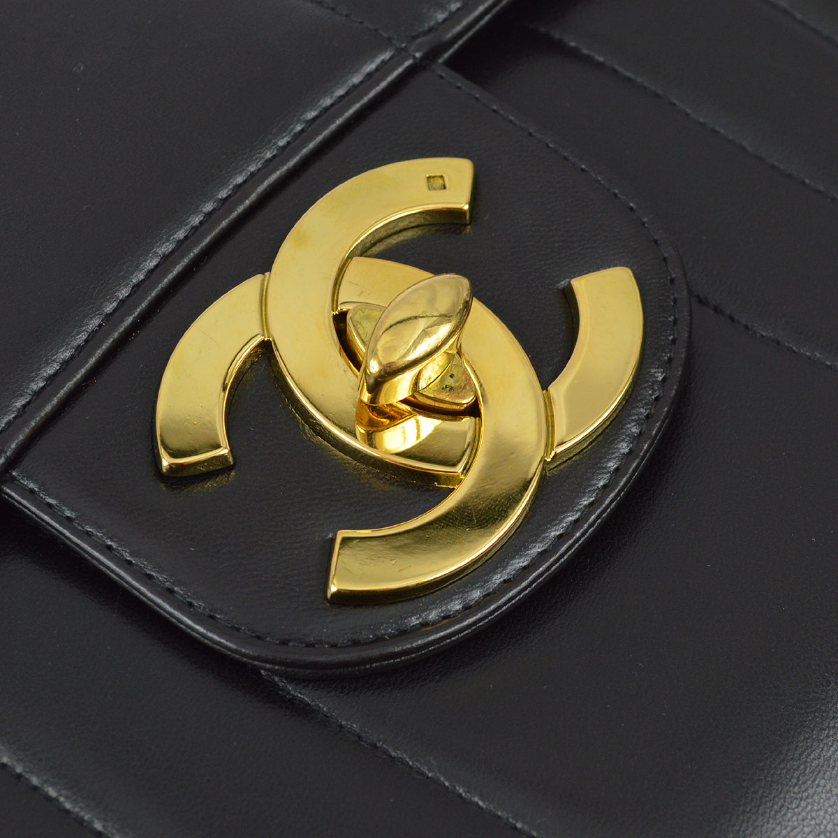 Chanel 1994-1996 Black Lambskin Jumbo Vertical Stitch Classic Flap Bag