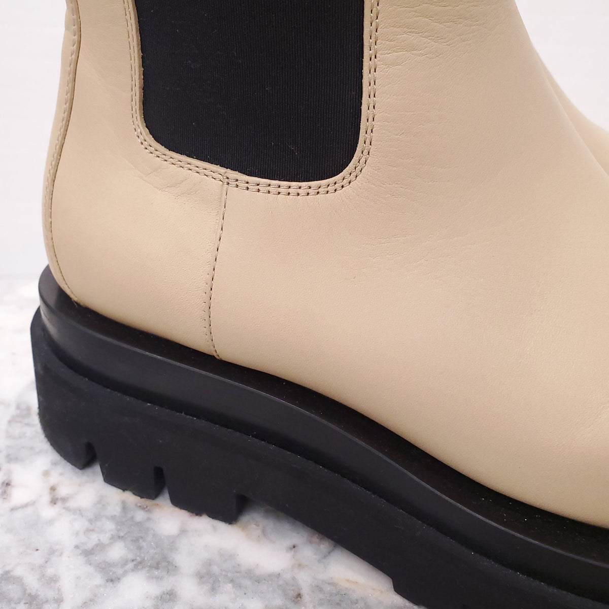 BOTTEGA VENETA LUG CHELSEA BOOTS - SIZE 39.5
