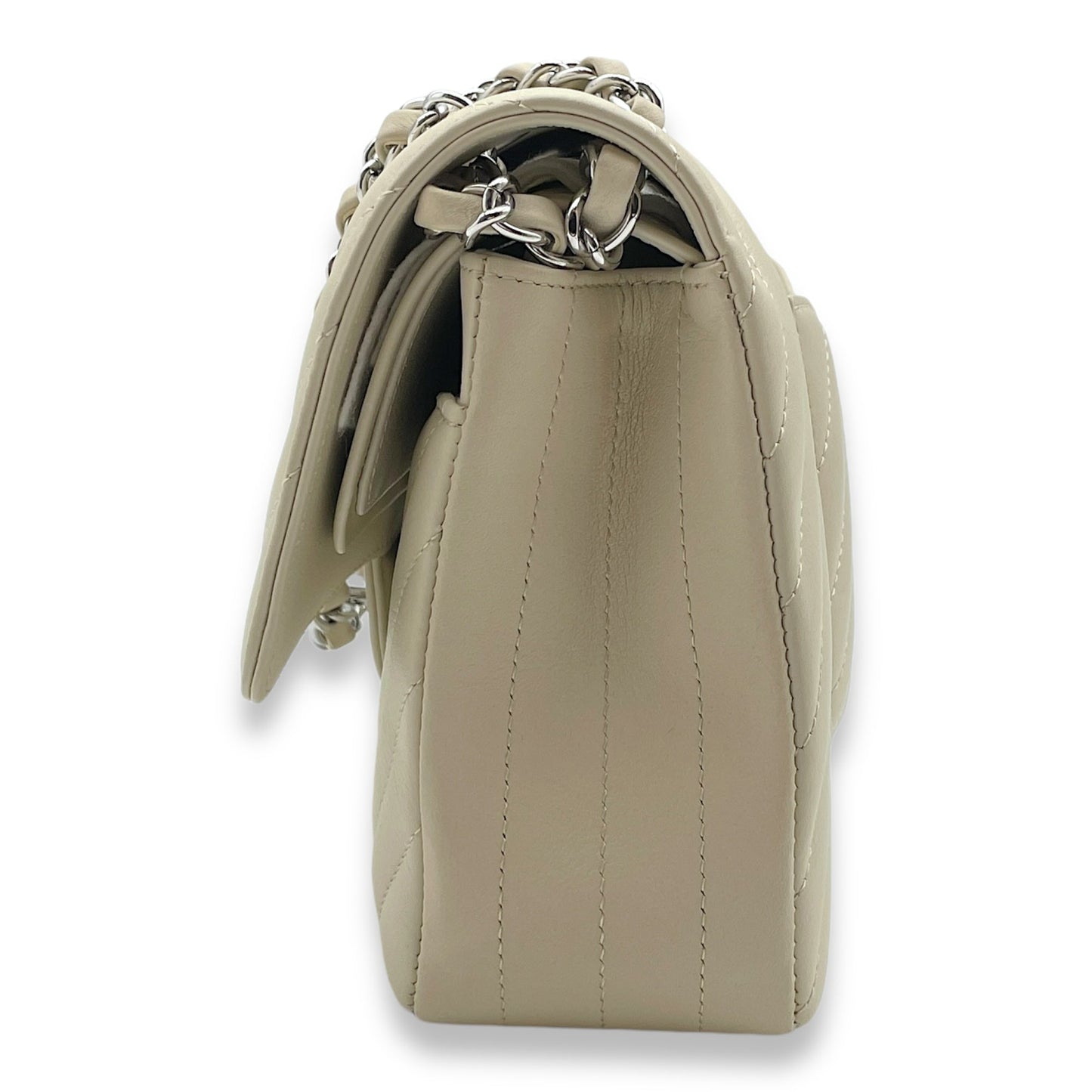 Chevron Classic Double Flap Medium Cream Shoulder Bag in Lambskin, Palladium hardware