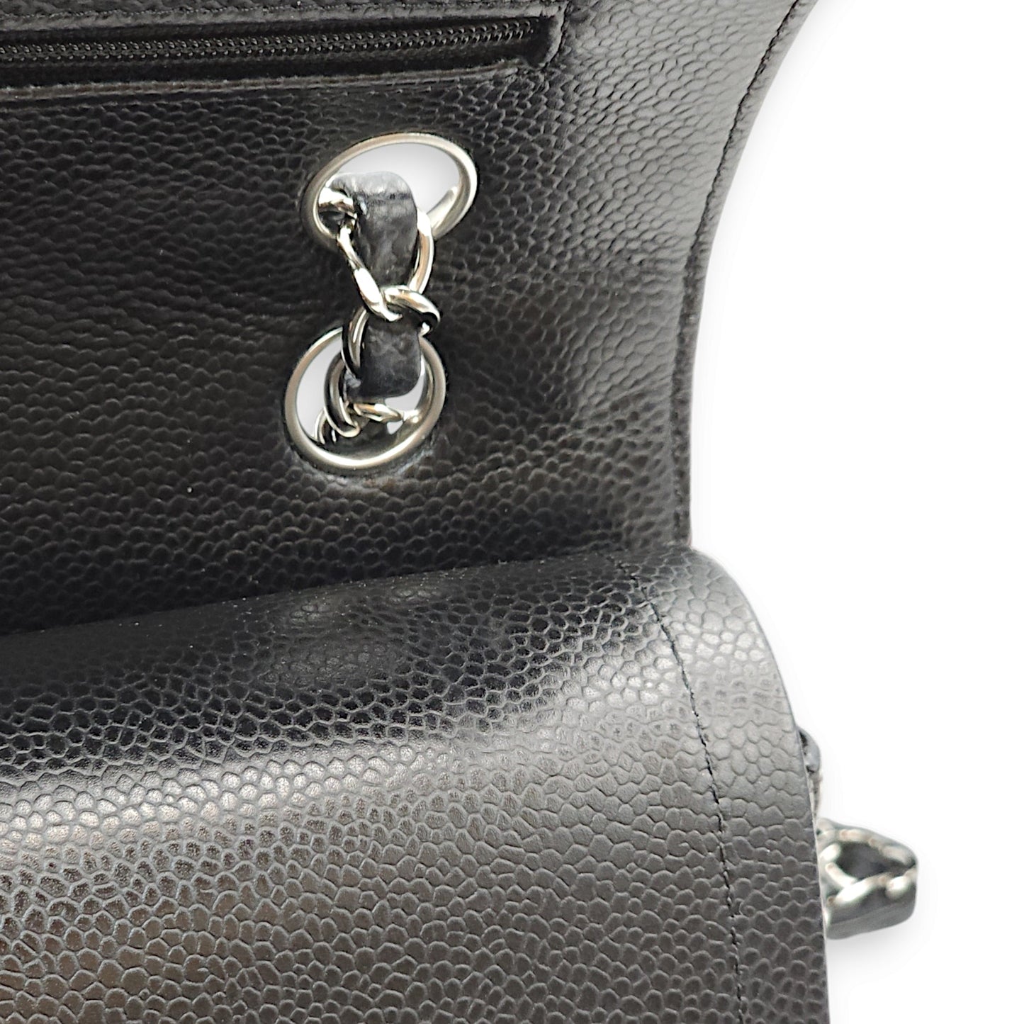 Classic Double Flap Medium Black Shoulder Bag in Caviar Leather, Silver hardware