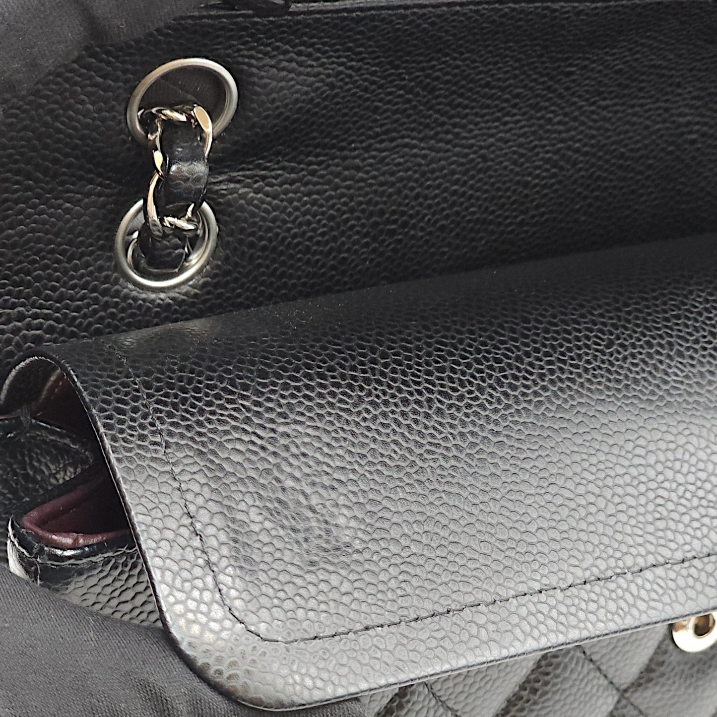 Classic Double Flap Medium Black Shoulder Bag in Caviar Leather, Silver hardware