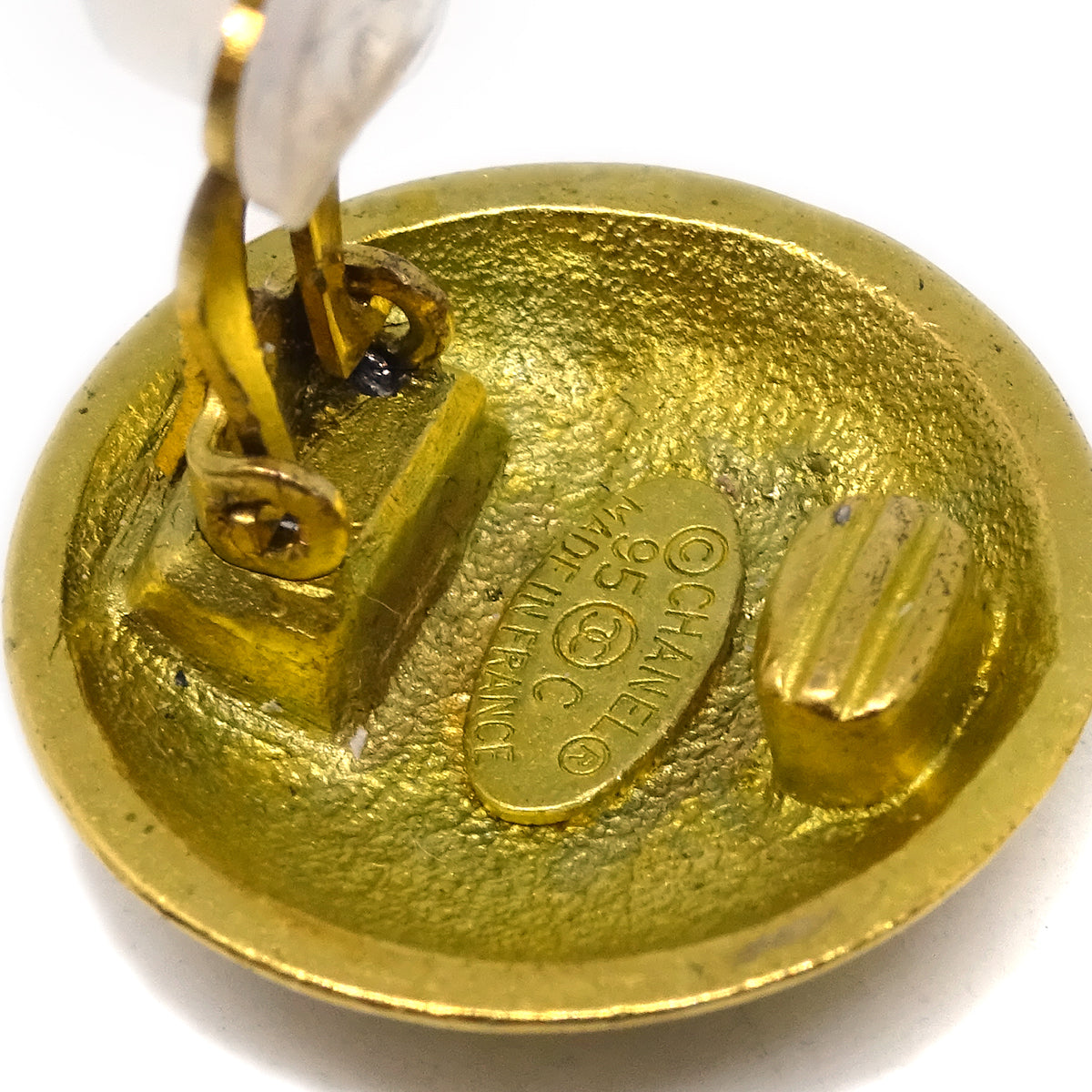 Chanel Gold Button Earrings Clip-On 95C