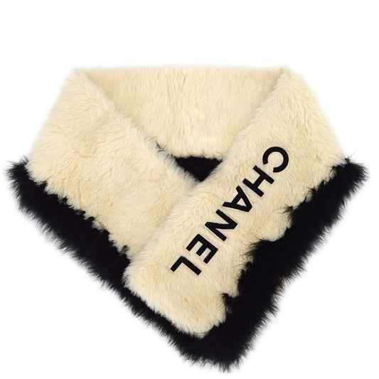 Chanel Fur Shawl Muffler Stole White Small Good