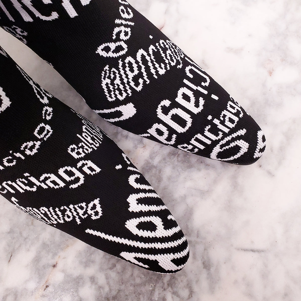 BALENCIAGA BLACK LOGO BOTTIES - SIZE 37