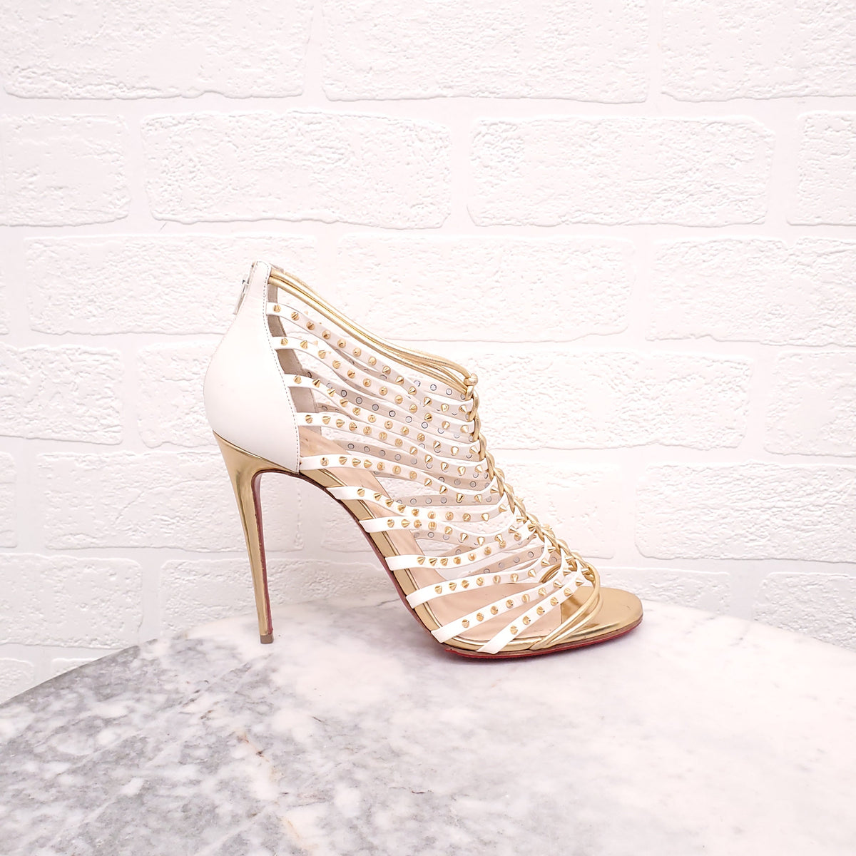 CHRISTIAN LOUBOUTIN CREAM/GOLD MILLACLOU 100 SPIKE HEELS - SIZE 40