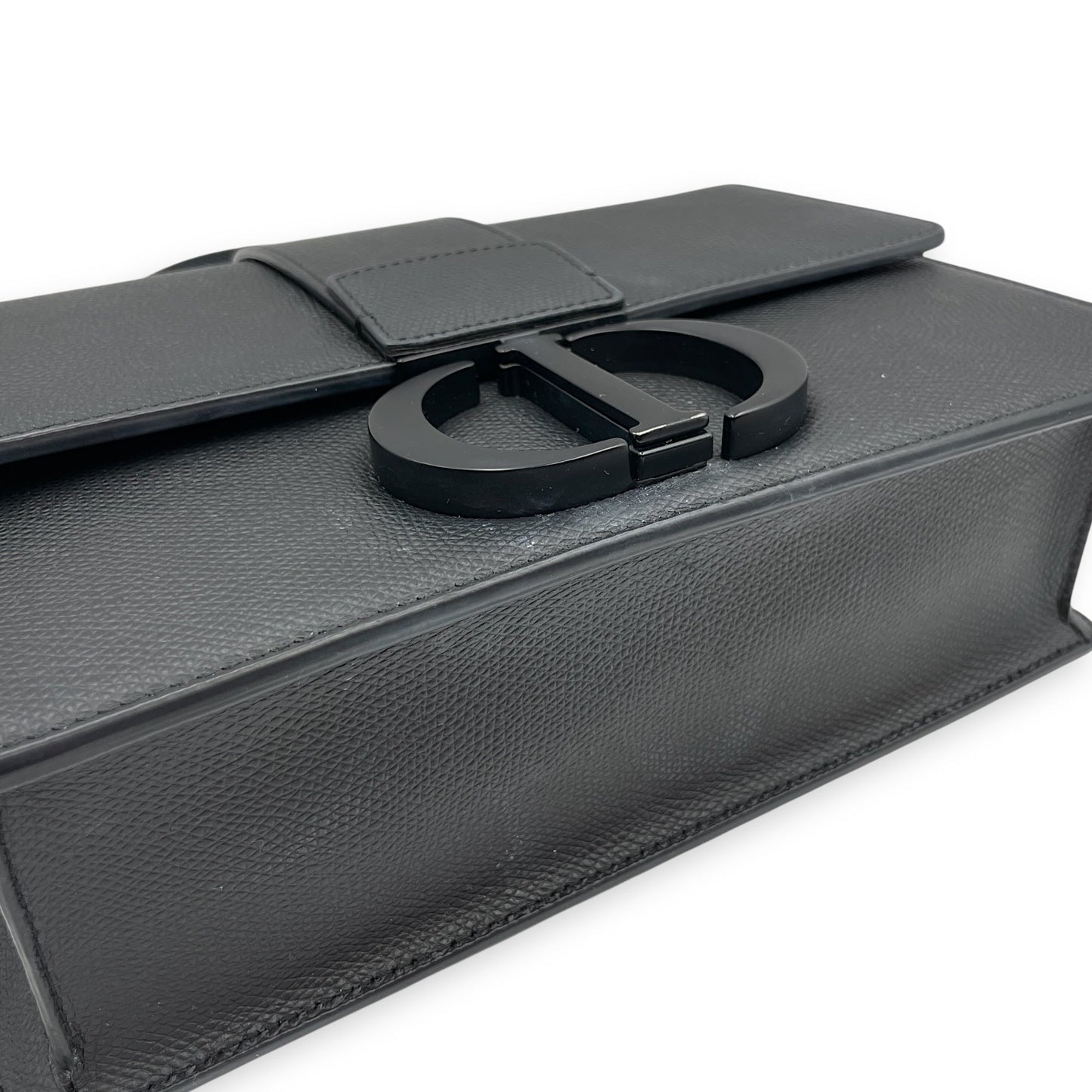 Montaigne 30 Medium Black Shoulder Bag in Calfskin, Black Powder Coated hardware