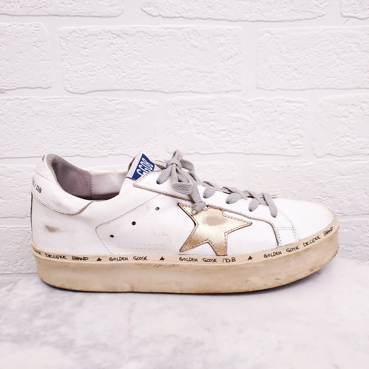 GOLDEN GOOSE WHITE AND GOLD ‘HIGH STAR’ SNEAKERS - SIZE 38