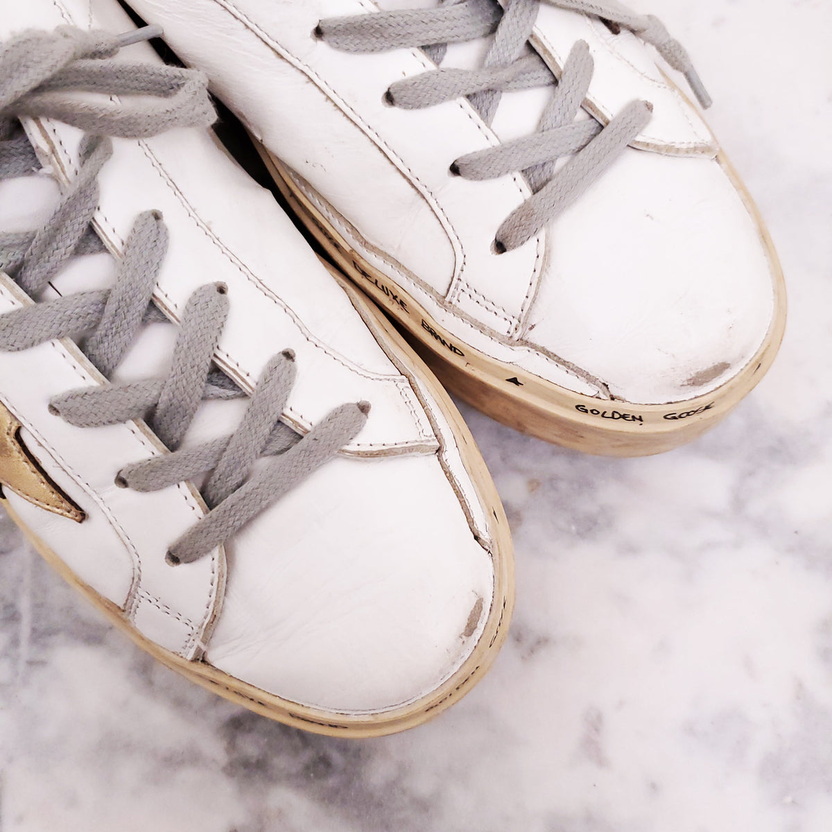 GOLDEN GOOSE WHITE AND GOLD ‘HIGH STAR’ SNEAKERS - SIZE 38
