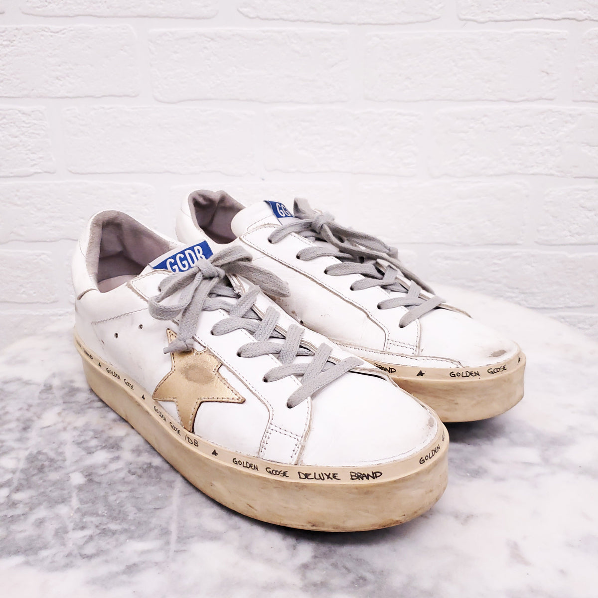 GOLDEN GOOSE WHITE AND GOLD ‘HIGH STAR’ SNEAKERS - SIZE 38
